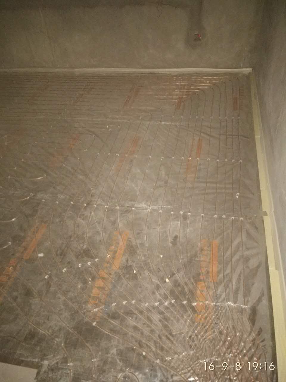 財富集團宿舍601室地暖+空調(diào)
