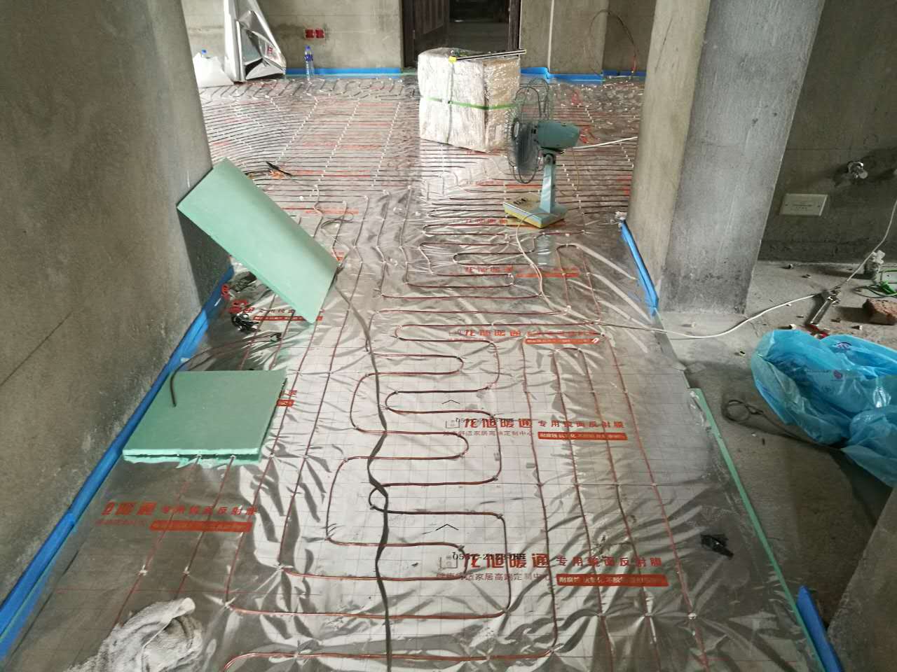 勘探隊西區(qū)1號樓710室地暖空調(diào)項(xiàng)目